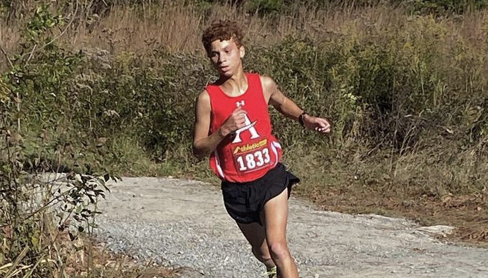 Read more about the article Cross Country’s Grayson Smith named Athlete of the Week