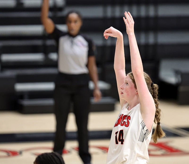 Read more about the article Girls Basketball’s Anna Chapman Named Athlete of the Week